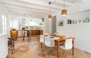 Dining - Awesome home in Ruberts with private swimming pool, can be inside or outside (Ruberts)