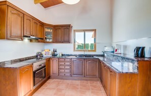 Fridge, microwave, oven, stovetop - Stunning home in Sencelles with private swimming pool, can be inside or outside (Sencelles)
