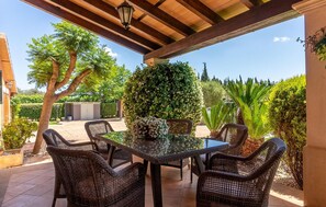 Outdoor dining - Cozy home in Inca with private swimming pool, can be inside or outside (Inca)