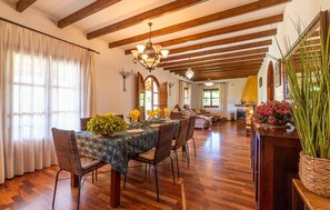 Dining - Cozy home in Inca with private swimming pool, can be inside or outside (Inca)