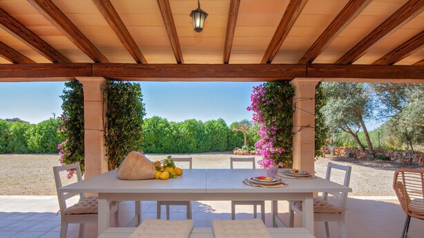 Outdoor dining - Stunning home in Ses Salines (Ses Salines)