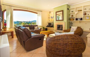 TV, DVD player - Amazing home in Arta with private swimming pool, can be inside or outside (Arta)