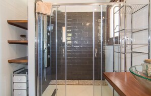 Shower, hair dryer - Amazing home in Arta with private swimming pool, can be inside or outside (Arta)