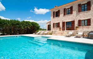 pool - Gorgeous home in Manacor with private swimming pool, can be inside or outside (Manacor)