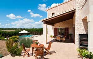 Outdoor dining - Gorgeous home in Manacor with private swimming pool, can be inside or outside (Manacor)