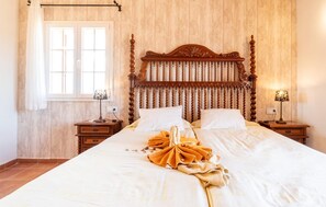 6 Schlafzimmer, Zimmersafe, Bügeleisen/Bügelbrett, Reisekinderbett