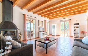 TV, DVD player, table tennis - Lovely home in Cala Mendia with private swimming pool, can be inside or outside (Cala Mendia)