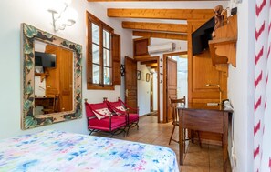 1 slaapkamer, een strijkplank/strijkijzer, reisbedje, gratis wifi