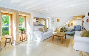TV, ping pong - Beautiful home in Ses Covetes (Ses Covetes)
