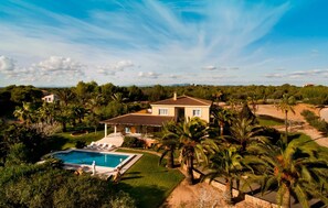 Exterior - Awesome home in Colonia de Sant Jordi (Colonia de Sant Jordi)