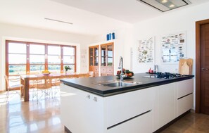 Fridge, stovetop, dishwasher, coffee/tea maker - Ses Eras-Es Camp d'Alt (Arta)