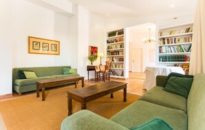 TV, DVD player - Luxurious home in Porto Cristo (Porto Cristo)