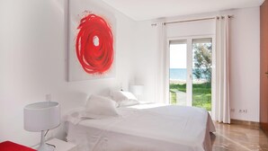 5 bedrooms, in-room safe, iron/ironing board, travel crib - Lovely home in Port Verd with private swimming pool, can be inside or outside (Port Verd)