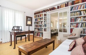 TV, DVD player, ping pong - Amazing home in Porto Cristo (Porto Cristo)
