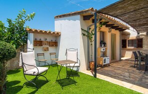 Outdoor dining - Stunning home in Porreres with private swimming pool, can be inside or outside (Porreres)