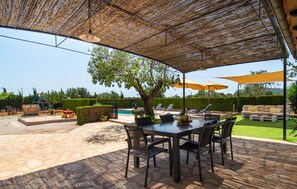 Outdoor dining - Stunning home in Porreres with private swimming pool, can be inside or outside (Porreres)