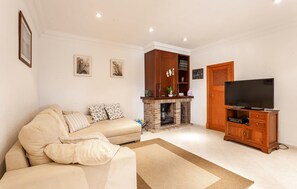 TV, DVD player - Stunning home in Porreres with private swimming pool, can be inside or outside (Porreres)