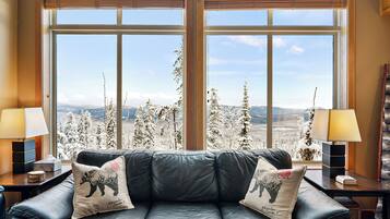 Kondo Deluks, pemandangan gunung, tepi tebing | Area keluarga | Smart TV 1-inci dengan saluran TV kabel