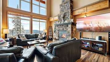 Kondo Deluks, pemandangan gunung, tepi tebing | Area keluarga | Smart TV 1-inci dengan saluran TV kabel