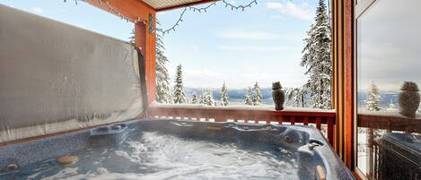 Deluxe Condo, Mountain View, Slope side | Indoor spa tub