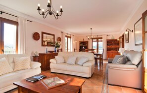 TV, DVD player, ping pong - Nice home in Portocolom with private swimming pool, can be inside or outside (Portocolom)