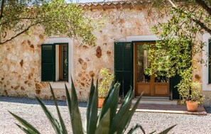 Exterior detail - Cozy home in Porto Cristo with private swimming pool, can be inside or outside (Porto Cristo)
