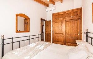 2 chambres, fer et planche à repasser, lit parapluie, Wi-Fi gratuit