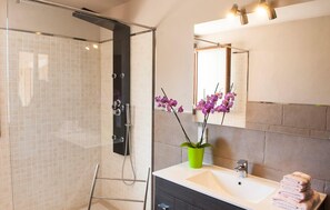 Shower, hair dryer - Luxurious home in Arta with private swimming pool, can be inside or outside (Arta)