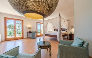 4 bedrooms, iron/ironing board, travel cot, free WiFi - Awesome home in Arta with private swimming pool, can be inside or outside (Arta)