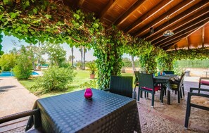 Outdoor dining - Pet friendly home in Can Picafort (Can Picafort)