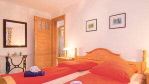 3 chambres, fer et planche à repasser, lit parapluie, Wi-Fi gratuit