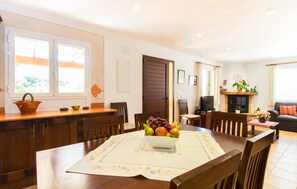 Dining - Cozy home in Felanitx with private swimming pool, can be inside or outside (Felanitx)