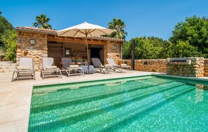 pool - Gorgeous home in Buger with private swimming pool, can be inside or outside (Buger)