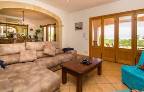 TV, fireplace, DVD player, ping pong - Lovely home in Calonge with private swimming pool, can be inside or outside (Calonge)