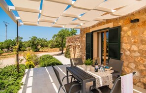 Outdoor dining - Beautiful home in Ses Salines (Ses Salines)