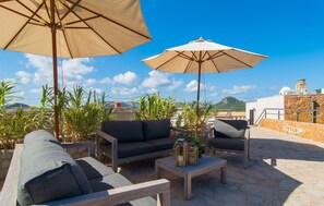 Terrace/patio - Cozy home in Cala Ratjada with private swimming pool, can be inside or outside (Cala Ratjada)