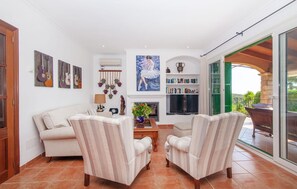 TV, DVD player, ping pong - Amazing home in SHorta with private swimming pool, can be inside or outside (SHorta)