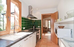 Coffee/tea maker, fridge, oven, stovetop - Awesome home in Sant Llorenc (Sant Llorenc)