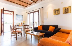 TV - Lovely home in Santa Margalida (Santa Margalida)