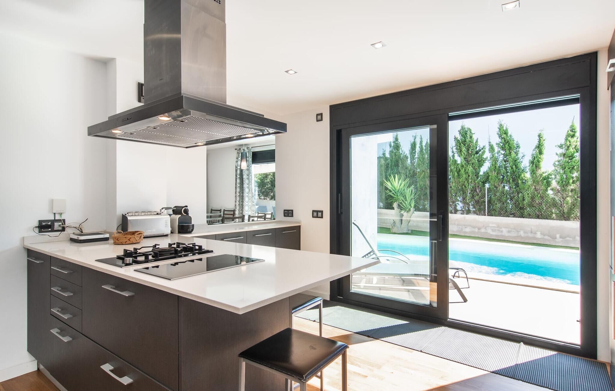 Refrigerador, horno, parrilla de estufa y lavavajillas 