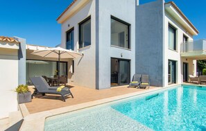 Pool - Awesome home in Badia Gran (Badia Gran)