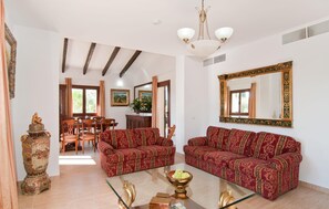 TV - Awesome home in Algaida with private swimming pool, can be inside or outside (Algaida)