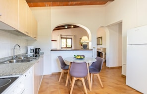 Coffee/tea maker, fridge, oven, stovetop - Stunning home in Arta with private swimming pool, can be inside or outside (Arta)
