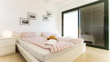 Een strijkplank/strijkijzer, reisbedje, gratis wifi