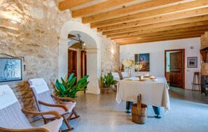Interior - Awesome home in Algaida with private swimming pool, can be inside or outside (Algaida)