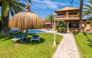 Pool - Awesome home in Cales de Mallorca (Cales de Mallorca)