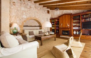 Een dvd-speler en een tafeltennistafel