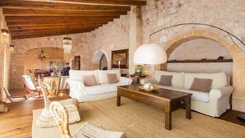 Lecteur de DVD, table de tennis de table