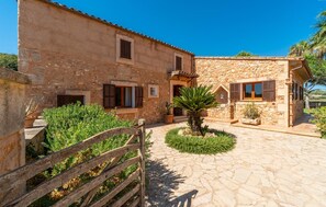 Exterior - Amazing home in Campos with private swimming pool, can be inside or outside (Campos)
