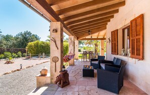 Outdoor dining - Luxurious home in Sant Llorenc (Sant Llorenc)